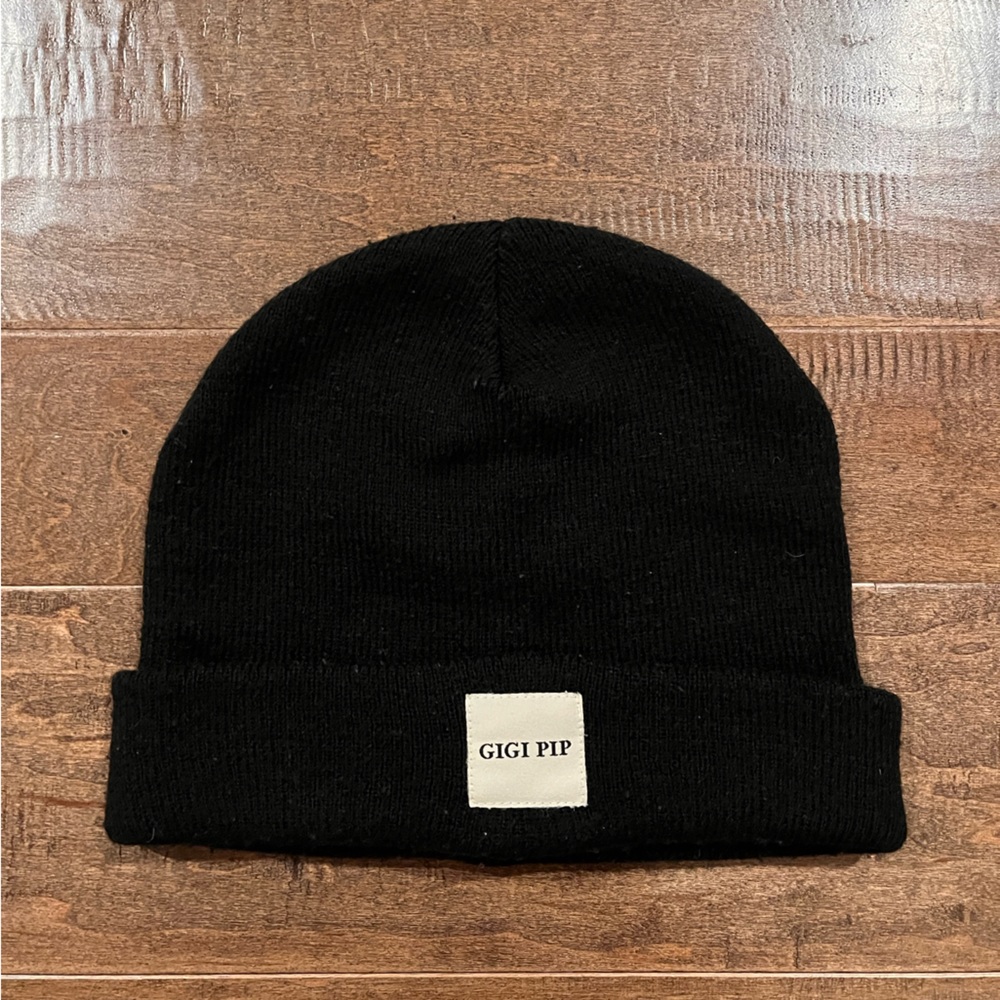 Gigi Pip Black Wool Beanie